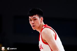 难救主！庞峥麟10分钟3中1拿7分2板2助 罚球4中4