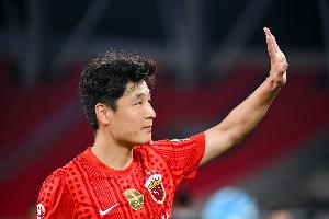 足球报：武磊跑动、发力明显好转，海港9月多线作战全是硬仗