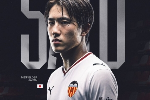 马卡：瓦伦西亚完成了佐藤龙之介的转会手续，本周末西甲有望首发